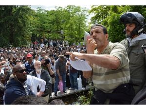Paris’te polis şiddetine protesto