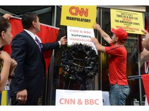 ABD'de CNN'e siyah çelenk