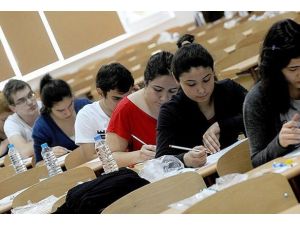 Adaylar Matematik sınavında