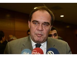 Demirören hedef büyüttü