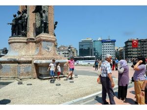 Taksim Meydanı’nda hayat normale dönmeye başladı