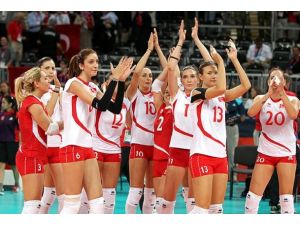 A Milli Bayan Voleybol Takımı kampa girdi
