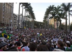 Brezilyalılar yeni gösteri hazırlığında