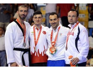 Tekvandoda madalyalar verildi
