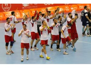 Hentbolda ilk maç Türkiye'nin