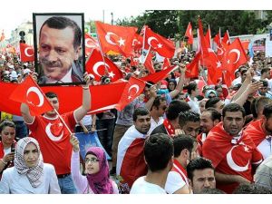 Başbakan Erdoğan'a Viyana'da destek gösterisi