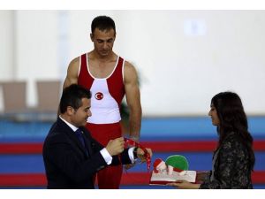 Artistik cimnastik barfikste ilk altın madalya