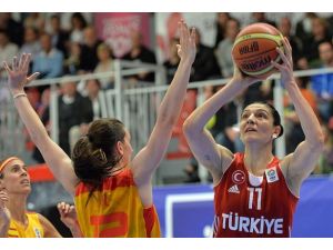 "Potanın Perileri" yarı final peşinde