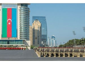 Azerbaycan'da görkemli tören