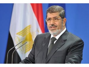 Mısır Cumhurbaşkanı Mursi halka hitap ediyor