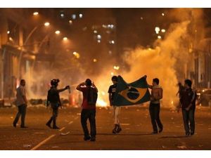 Brezilya'da polis ile göstericiler çatıştı