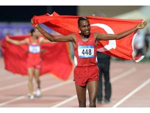 1500 metrede altın madalya Özbilen'in