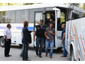 Ankara'da 13 kişi tutuklandı