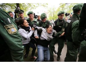 Almanya'da polis şiddeti
