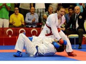 Karatede altın madalya