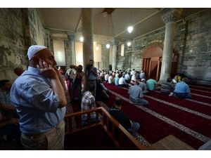 Ayasofya 52 yıl sonra ibadete açıldı