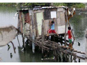 Kasırga bin 600 kişiyi evinden etti