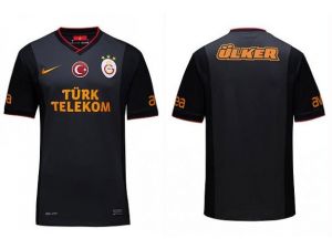 Galatasaray dış saha formasını tanıttı