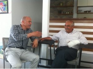 AK Partili milletvekilinden, CHP'li milletvekiline geçmiş olsun ziyareti