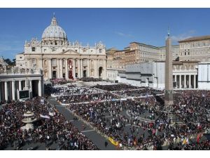 Vatikan Bankası'nın zirvesinde iki istifa