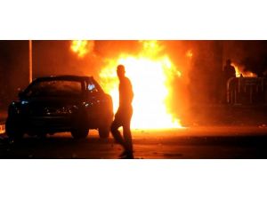 Mısır'daki meydanlarda "baltacı"şiddeti