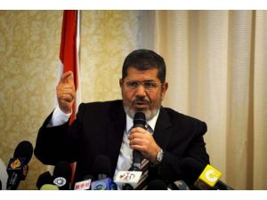 Mursi'den "darbeye karşı durma" çağrısı