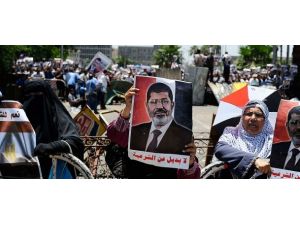 Mursi yanlılarının bekleyişi sürüyor