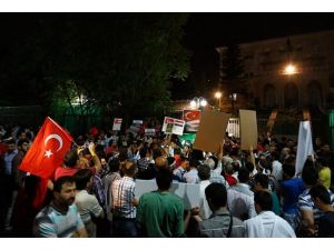 Mısır'ın Ankara Büyükelçiliği önünde Mursi'ye destek gösterisi
