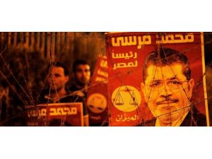 Mısır Mursi dönemine kadar askeri vesayetle yönetildi