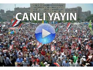 Mısır Mursi için meydanlarda