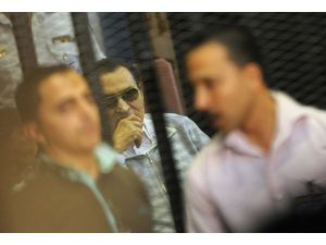 Mübarek'in davası 17 Ağustos'a ertelendi