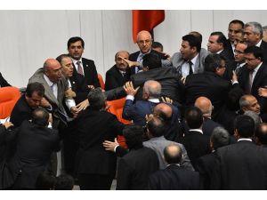 TBMM Genel Kurulu'nda gerginlik