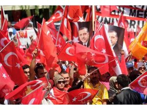 Almanya'da "Demokrasiye Saygı Mitingi"