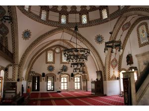 Ramazanda tarihi camilere ilgi arttı