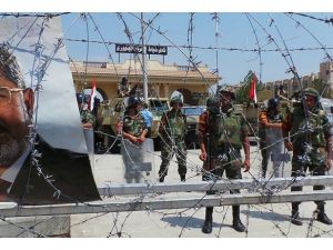 Mısır'da geçici anayasaya darbe destekçileri de tepkili