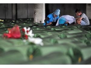 Potoçari'de yine gözyaşı ve hüzün hakim