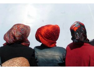 İsviçre mahkemesinden başörtüsüne onay