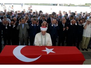 Eski Meclis Başkanı Güven toprağa verildi