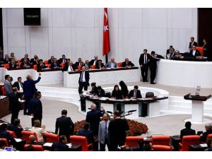 Bir kanuna yaklaşık 400 önerge