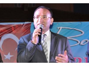 CHP'nin Genel Başkanı kaçış yolu arıyor