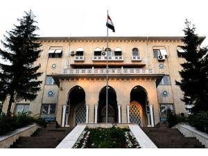 Mısır'ın elçisini geri çekmedi