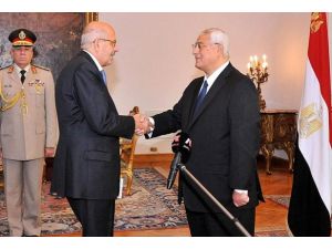 Baradai anayasa yemini etti