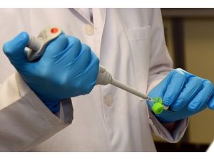 Türk bilim adamından AIDS ve kansere karşı ilaç
