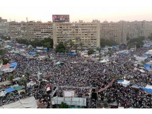 Mısır'da  "milyonluk gösteri"