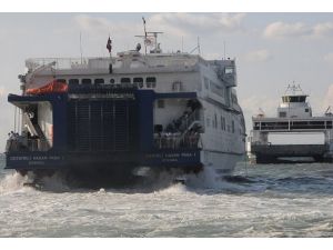 İDO'ya ait hızlı feribot arızalandı
