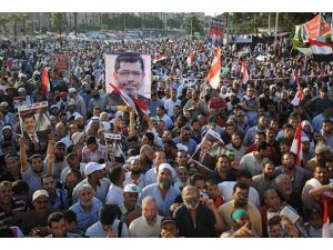 "Mursi görevine geri dönecek"