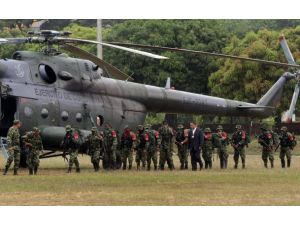 Kolombiya'da ELN üyeleri silah bıraktı