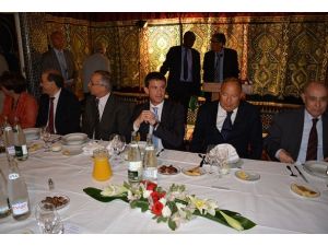 Müslümanlara şiddet kabul edilemez