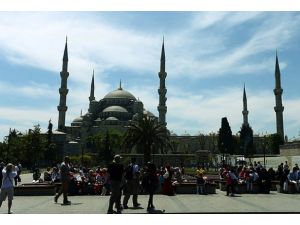 İstanbul'da bir camiye 4 bin 334 kişi düşüyor