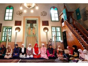 Bosnalı kadınların 500 yıllık mukabele geleneği